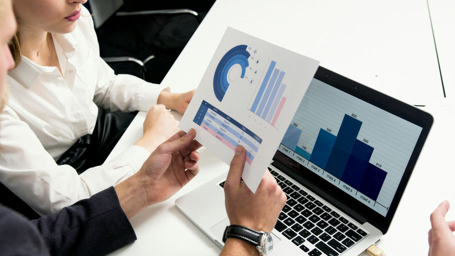 Private sector pay growth slows to five-year low